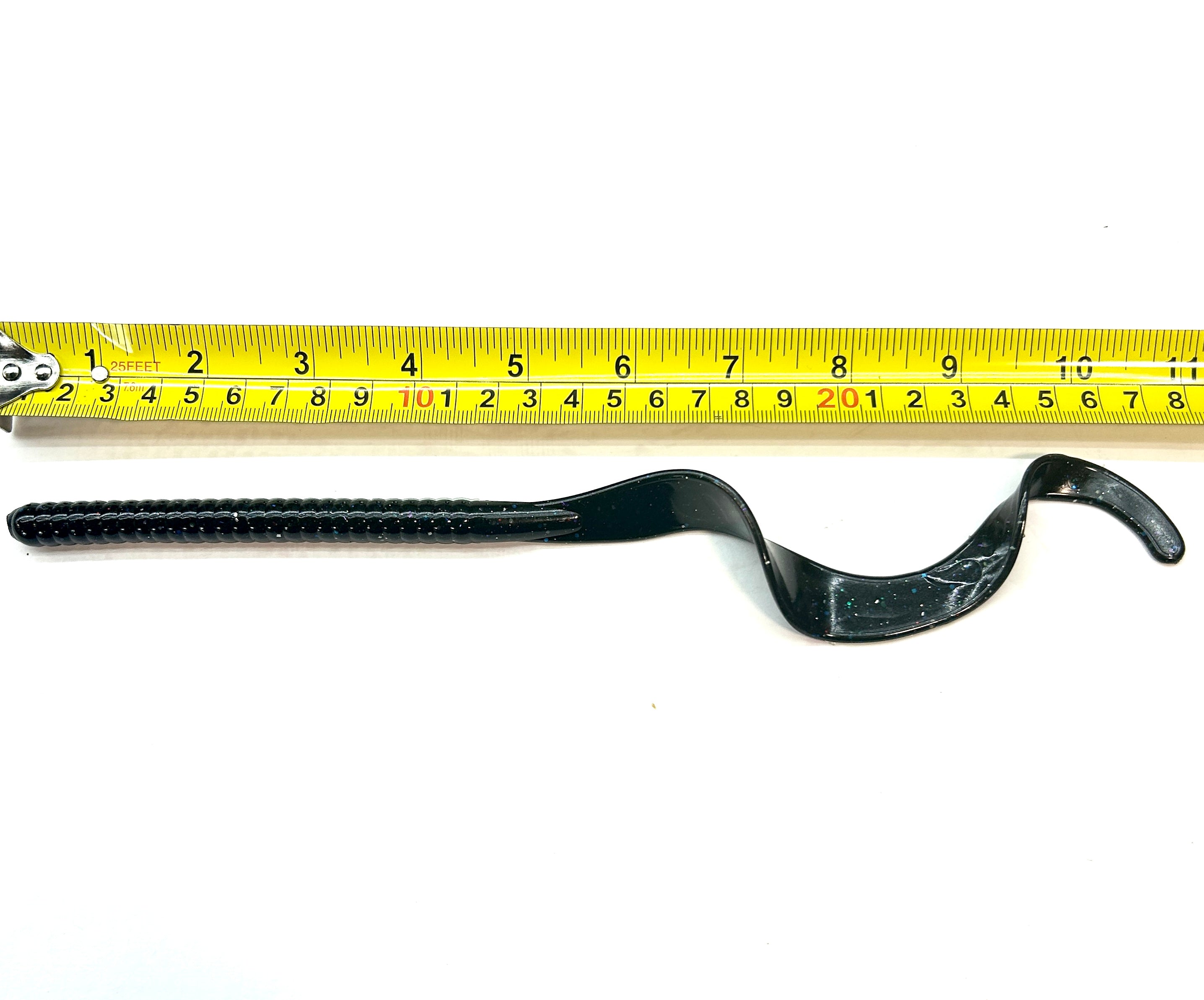 Ledge Worm (Black Magic) 6pk