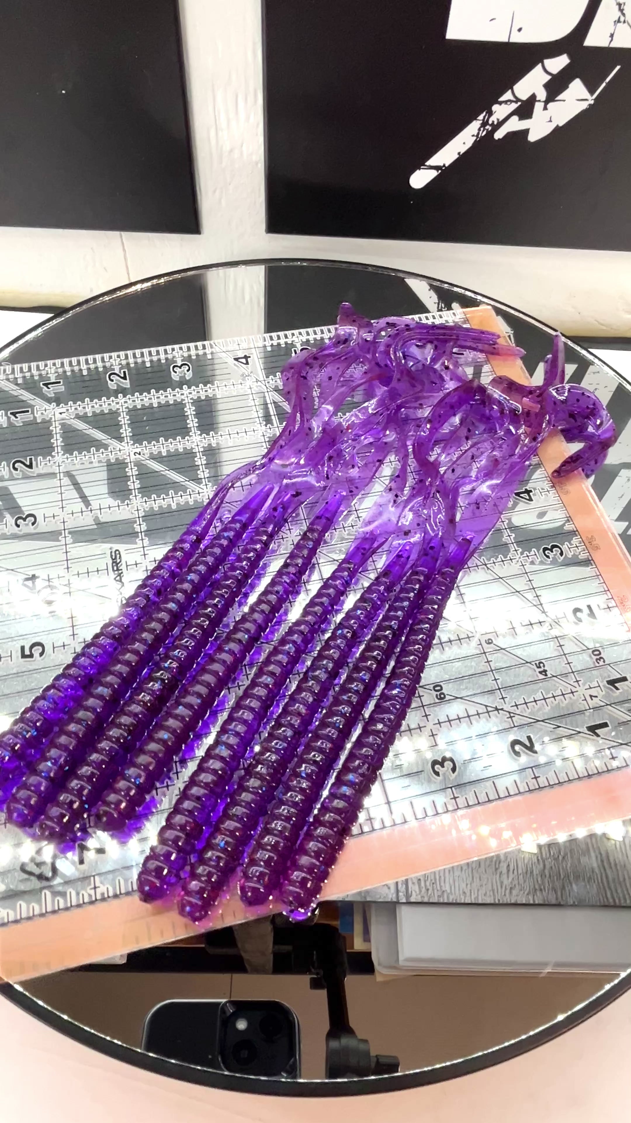 Gutter Worm 8pk (Blemished Label)